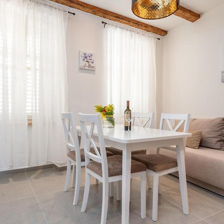 Aaa Apartments & Rooms With Free Parking Pula Extérieur photo
