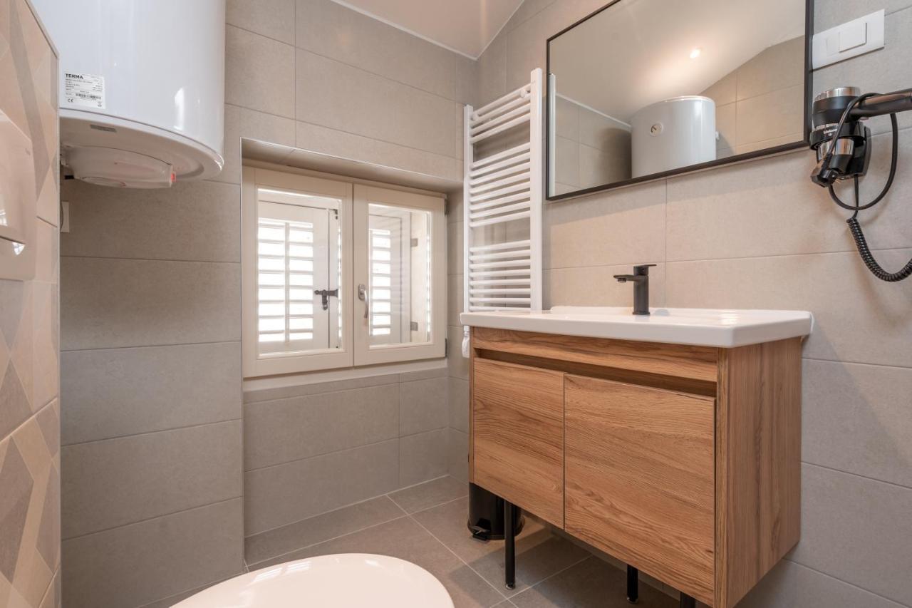 Aaa Apartments & Rooms With Free Parking Pula Extérieur photo