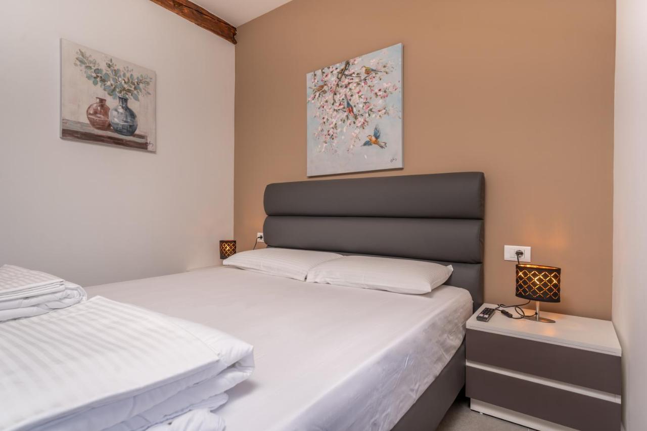 Aaa Apartments & Rooms With Free Parking Pula Extérieur photo